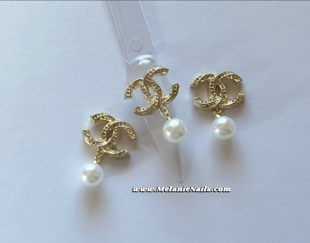 CC Pearl Gold Dangle Nail Charms